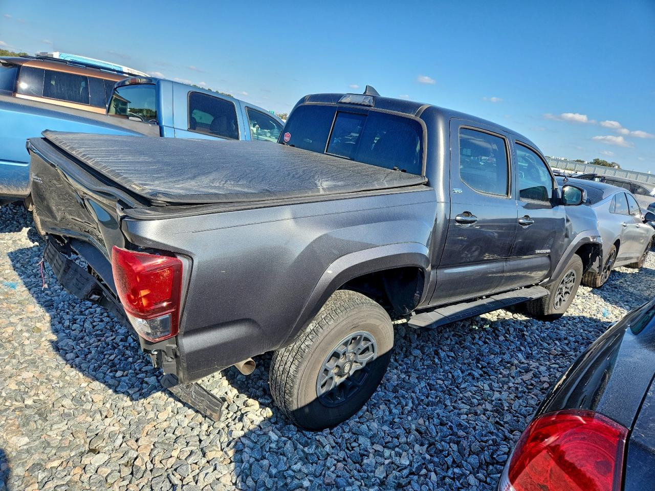 2019 TOYOTA TACOMA DOUBLE CAB photo 3