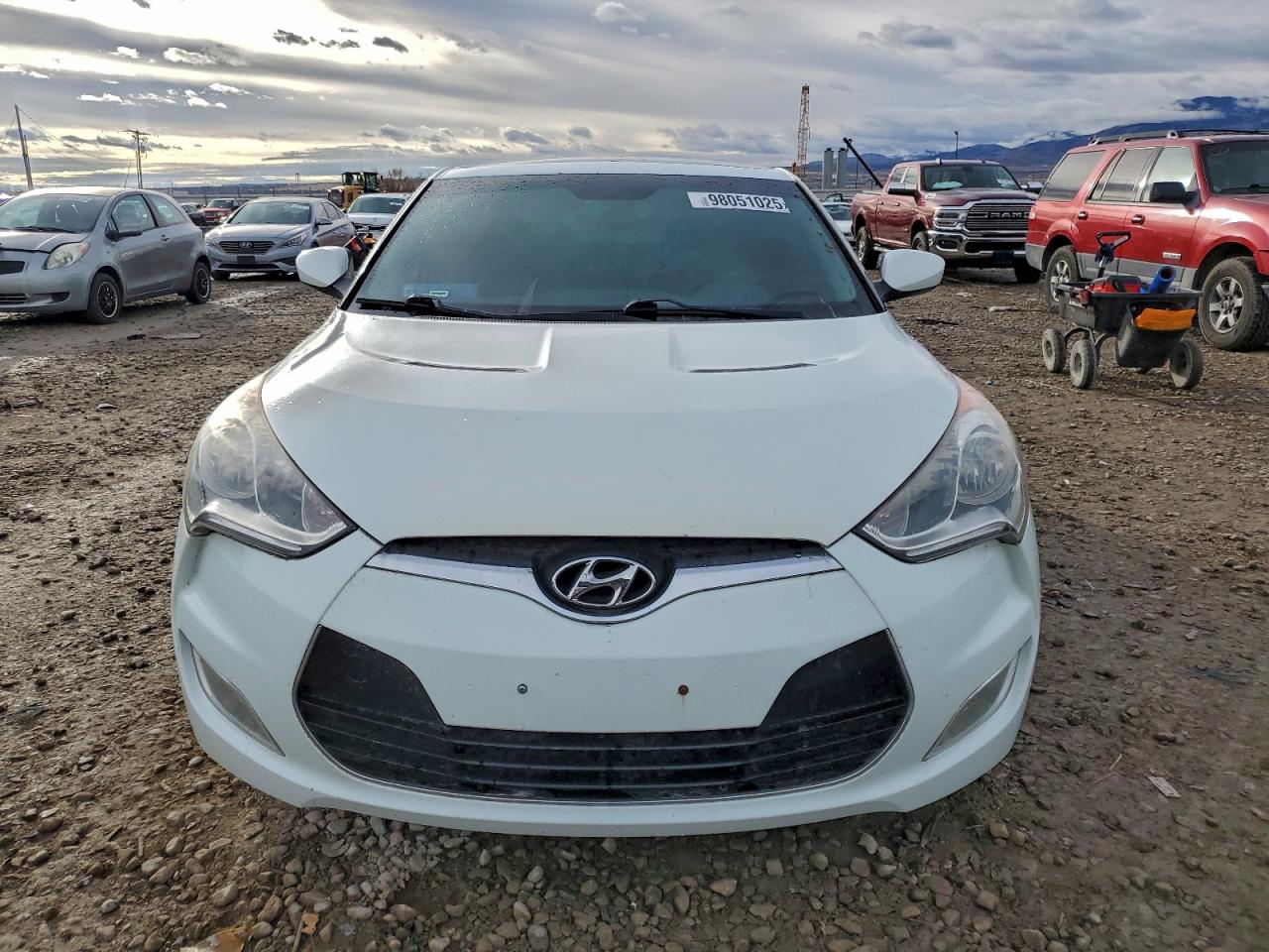 2013 HYUNDAI VELOSTER photo 5