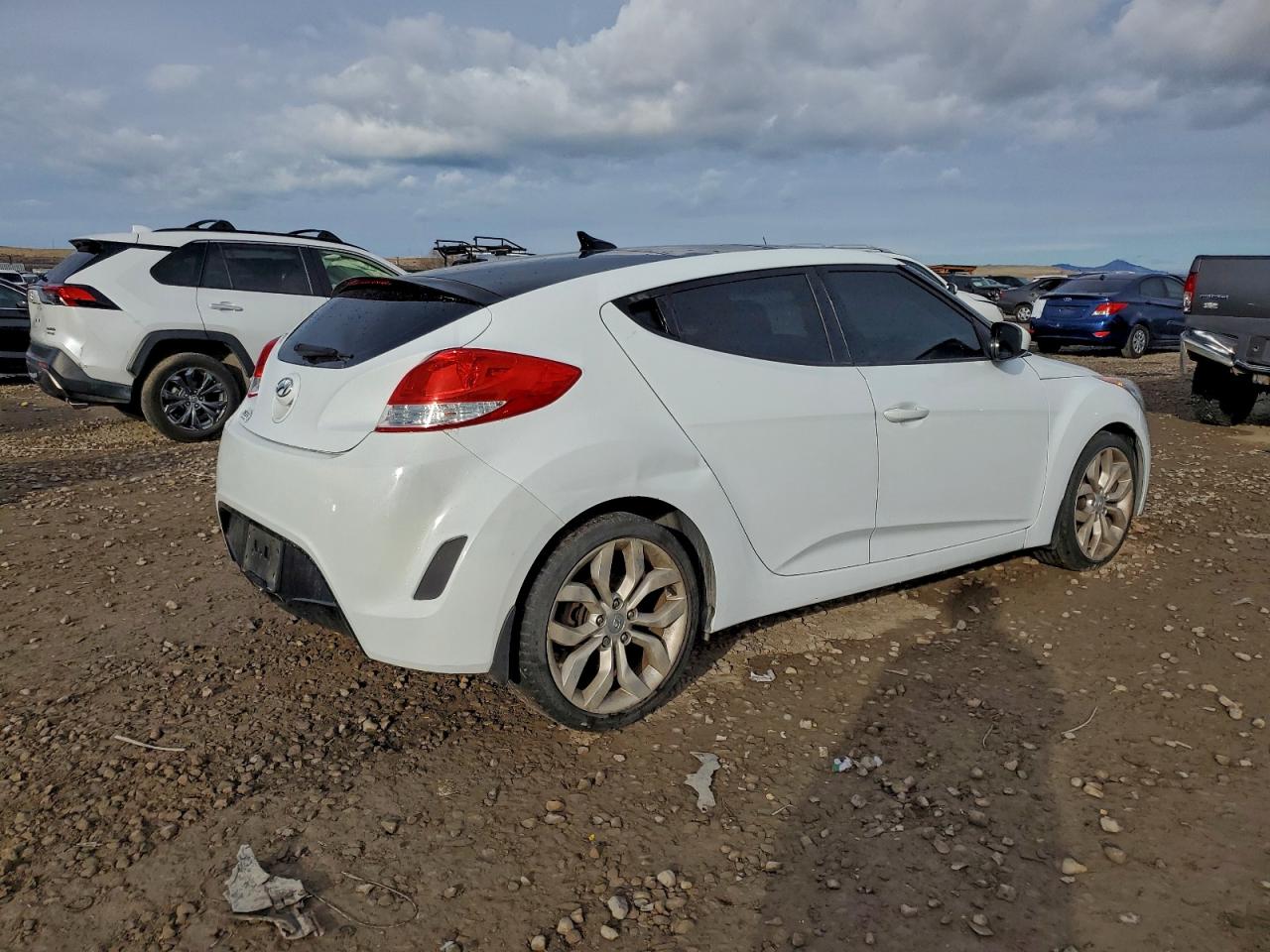 2013 HYUNDAI VELOSTER photo 3