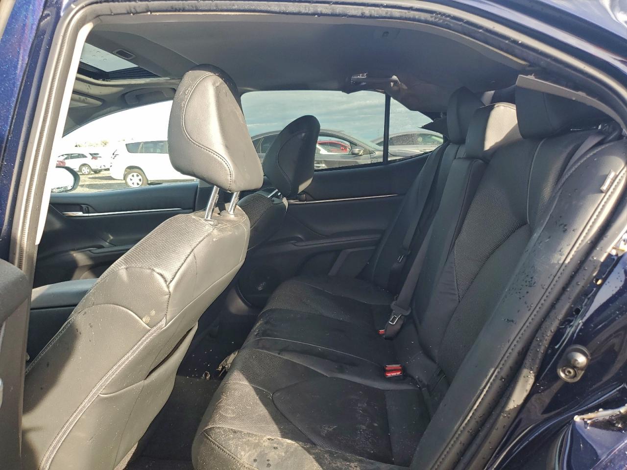 2021 TOYOTA CAMRY XLE photo 10