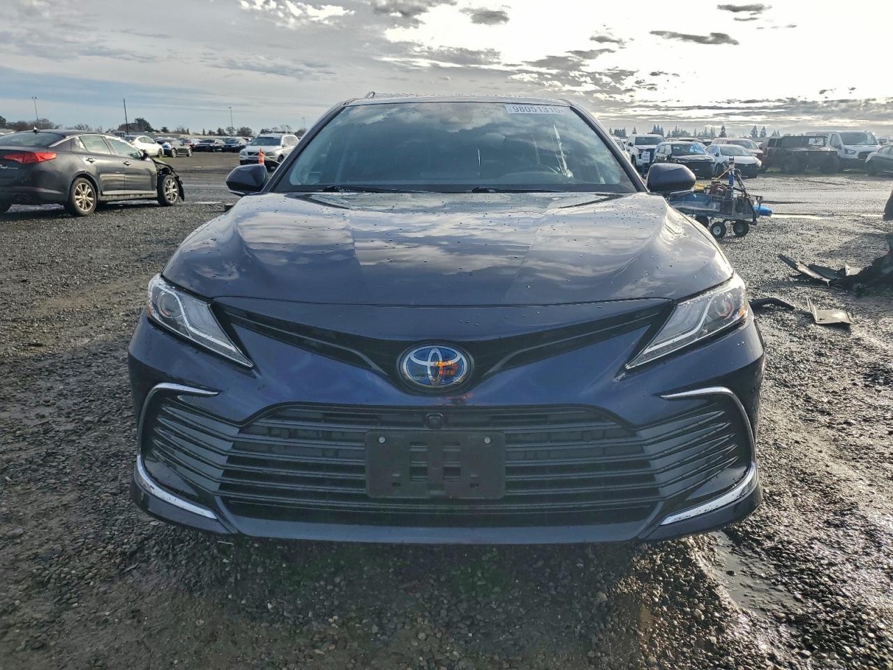 2021 TOYOTA CAMRY XLE photo 5