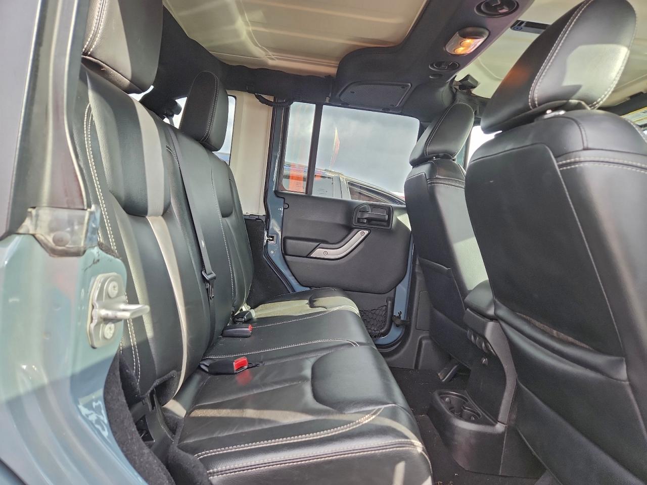 2015 JEEP WRANGLER UNLIMITED SAHARA photo 10
