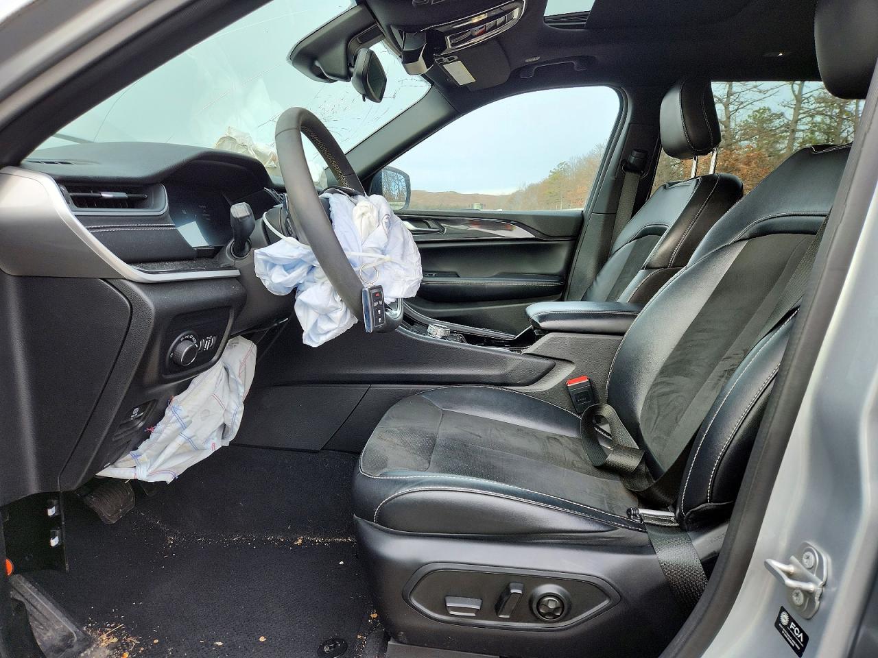 2023 JEEP GRAND CHEROKEE L LAREDO photo 13