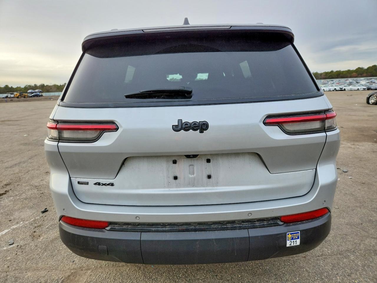 2023 JEEP GRAND CHEROKEE L LAREDO photo 11