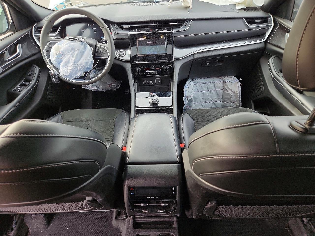 2023 JEEP GRAND CHEROKEE L LAREDO photo 15