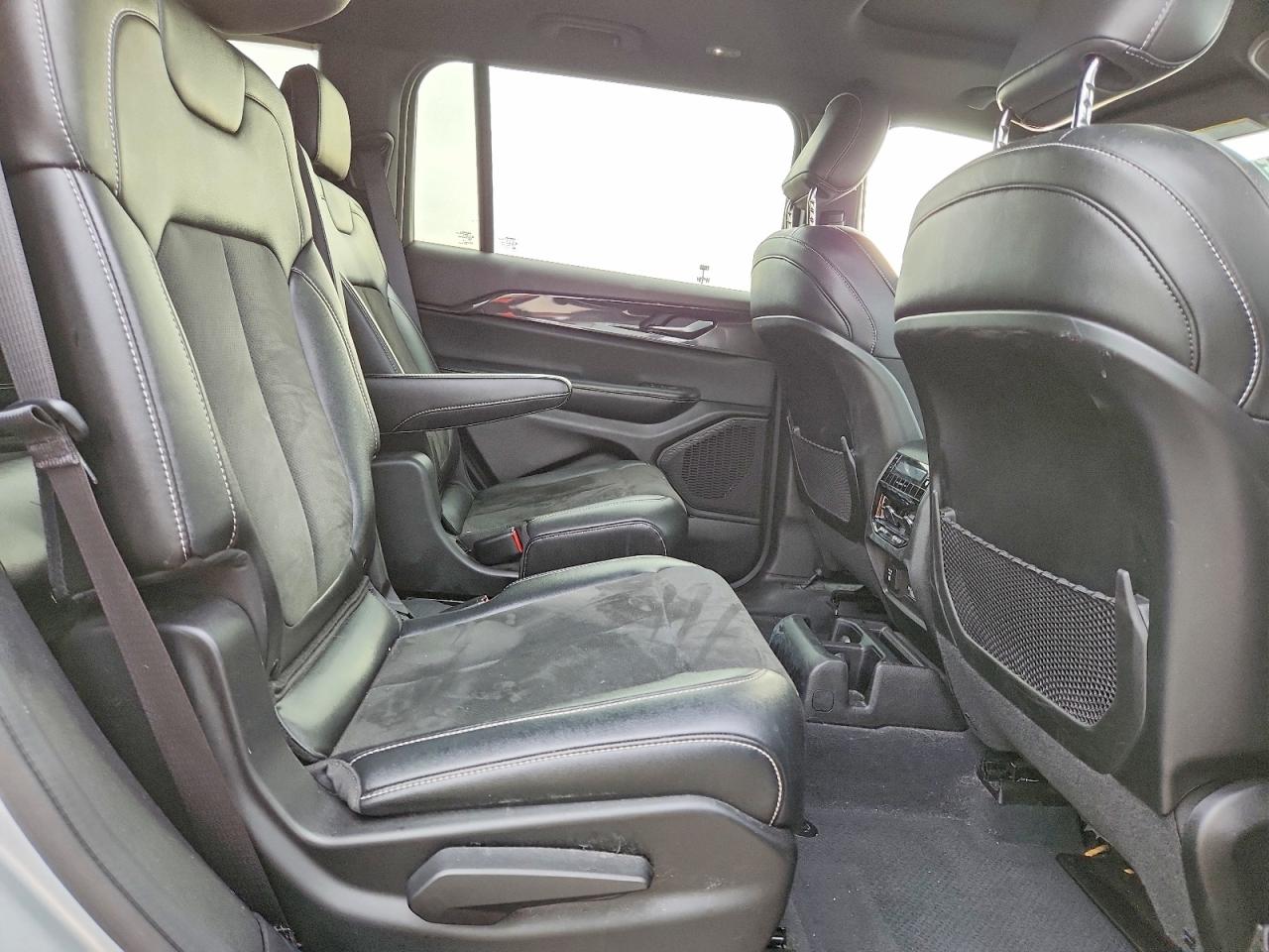 2023 JEEP GRAND CHEROKEE L LAREDO photo 21