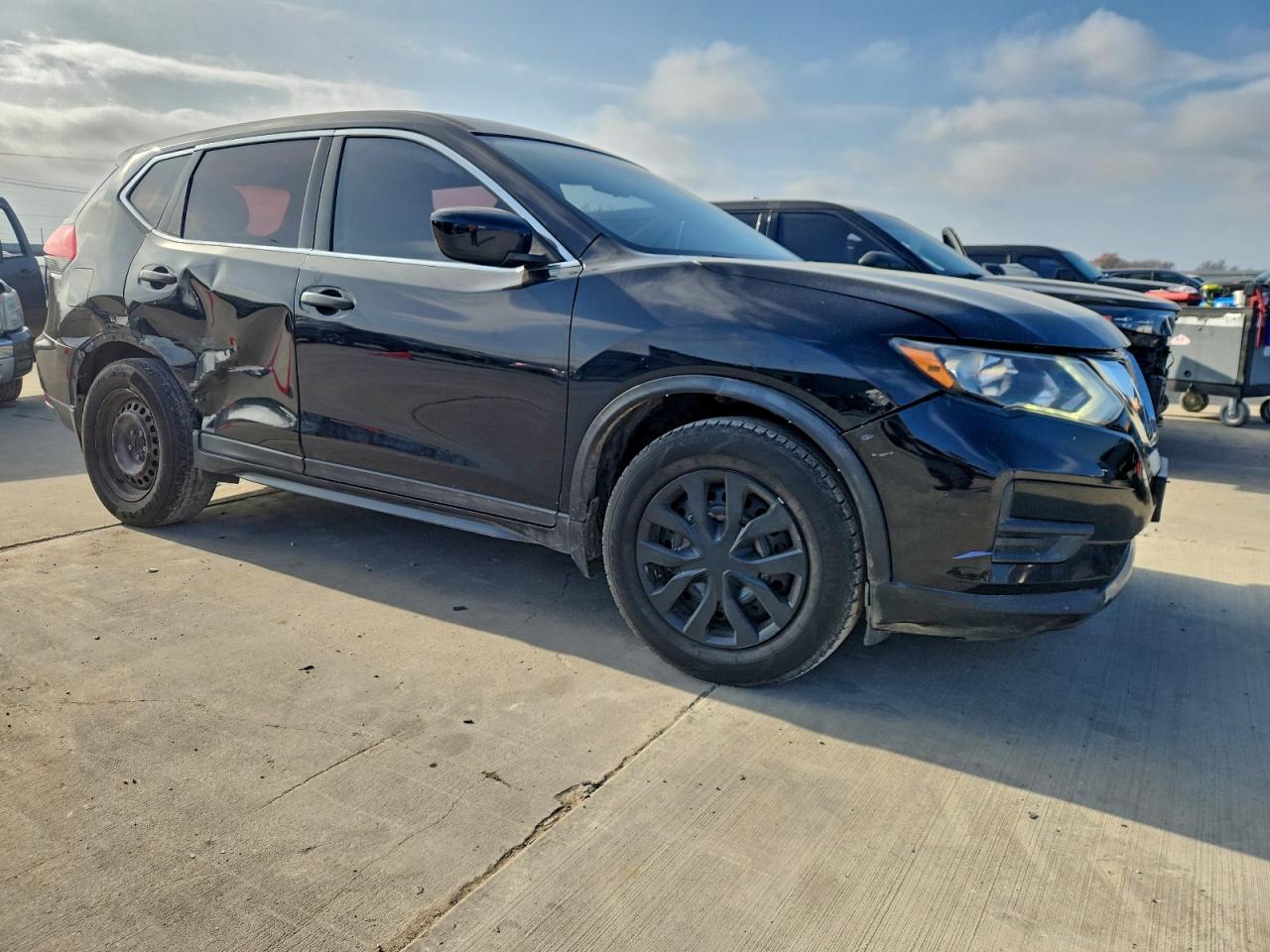 2017 NISSAN ROGUE S photo 4