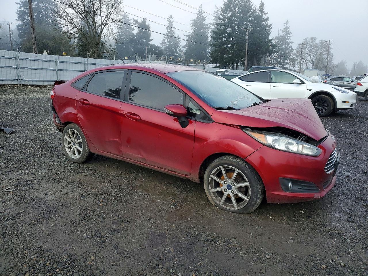 2015 FORD FIESTA SE photo 4