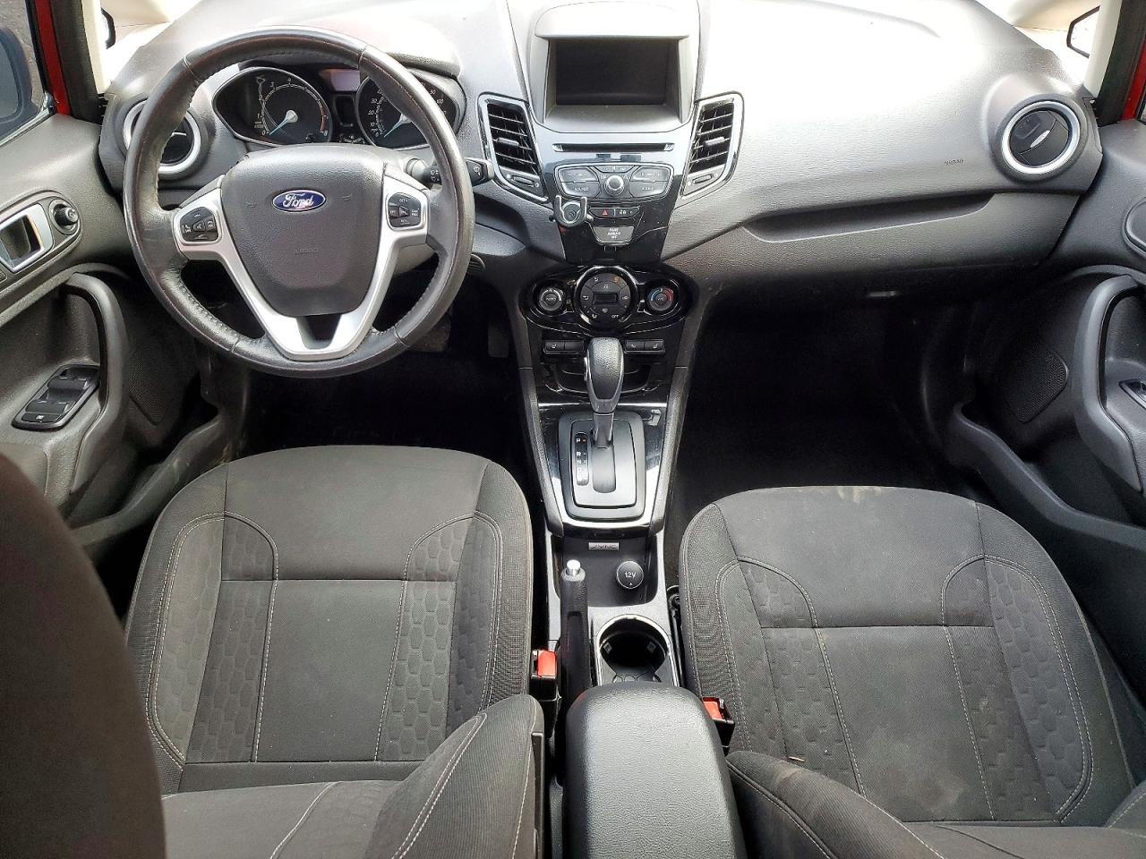 2015 FORD FIESTA SE photo 8