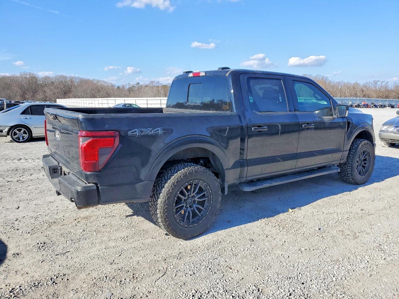2024 FORD F150 XLT photo 3