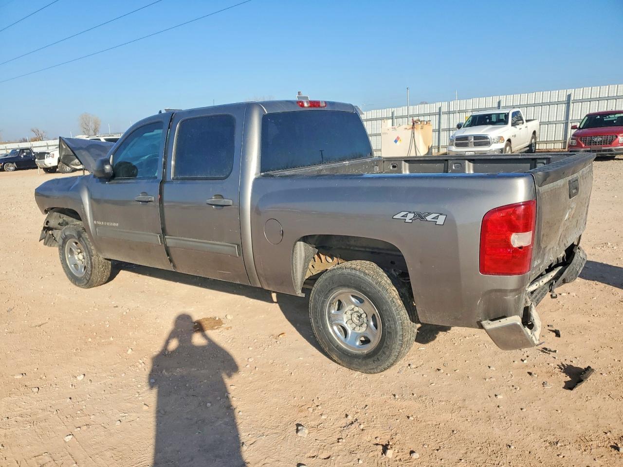 2009 CHEVROLET SILVERADO K1500 photo 2