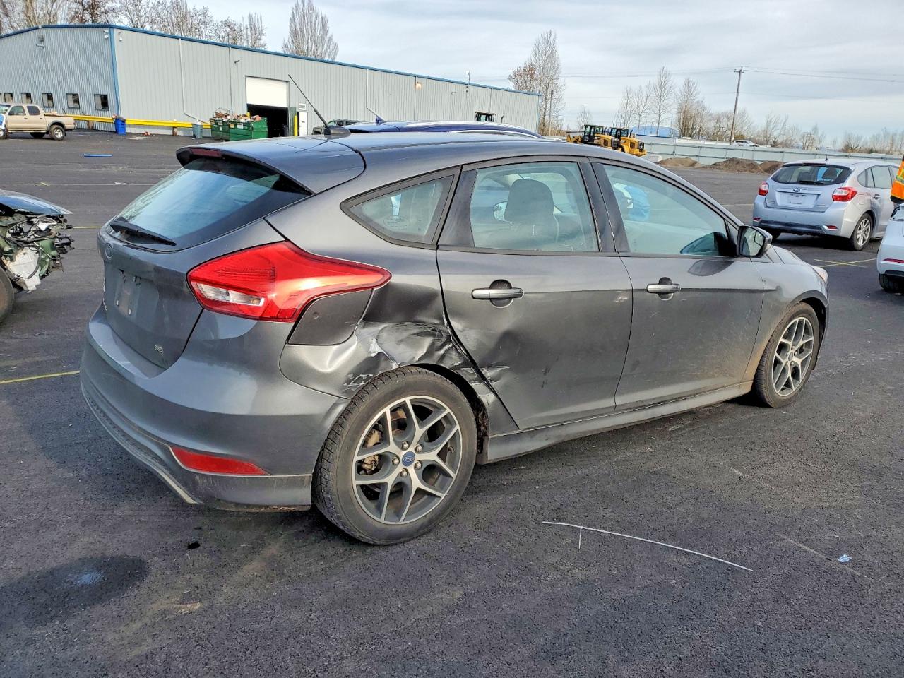 2015 FORD FOCUS SE photo 3