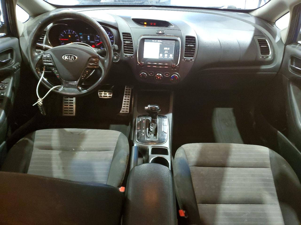 2017 KIA FORTE LX photo 8