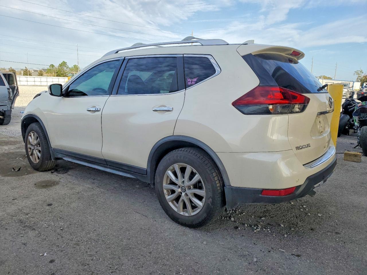 2020 NISSAN ROGUE S photo 2