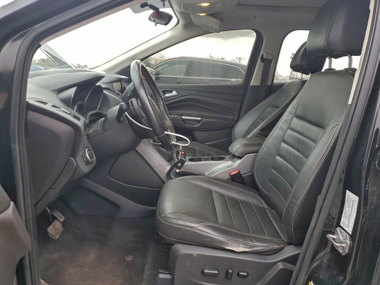 2015 FORD ESCAPE SE photo 13