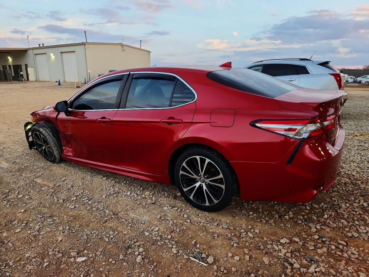 2019 TOYOTA CAMRY L photo 2
