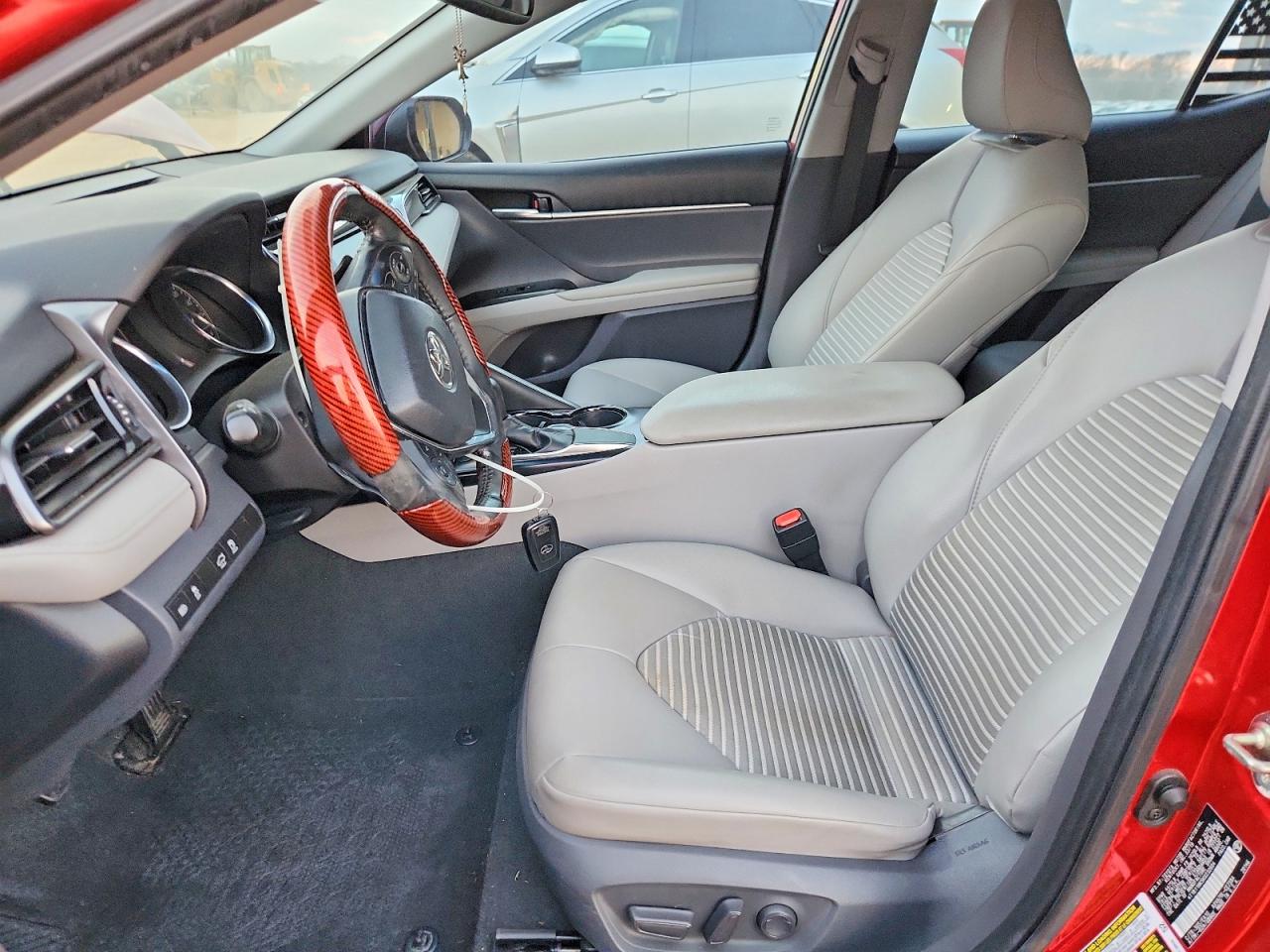 2019 TOYOTA CAMRY L photo 7