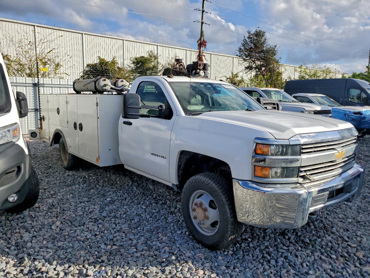 2017 CHEVROLET SILVERADO