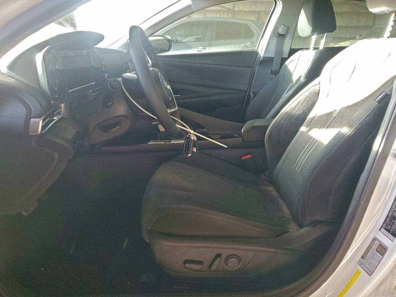 2022 HYUNDAI ELANTRA SEL photo 7
