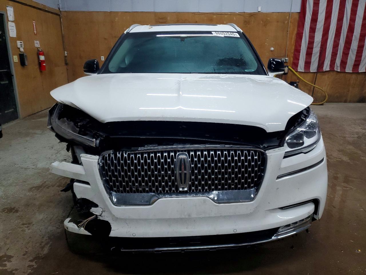 2020 LINCOLN AVIATOR RESERVE photo 5