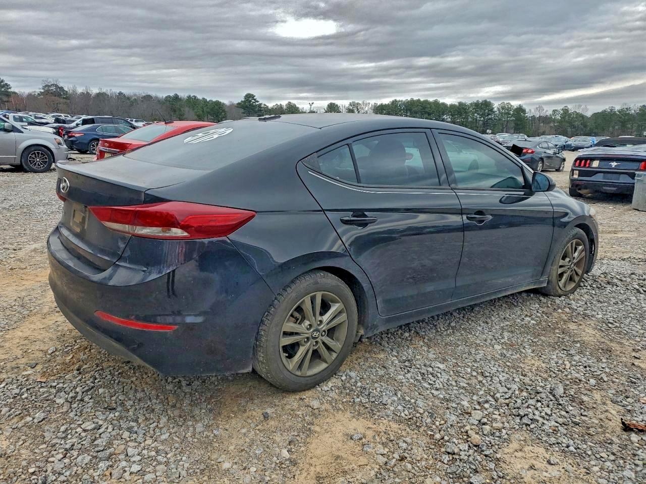 2018 HYUNDAI ELANTRA SEL photo 5