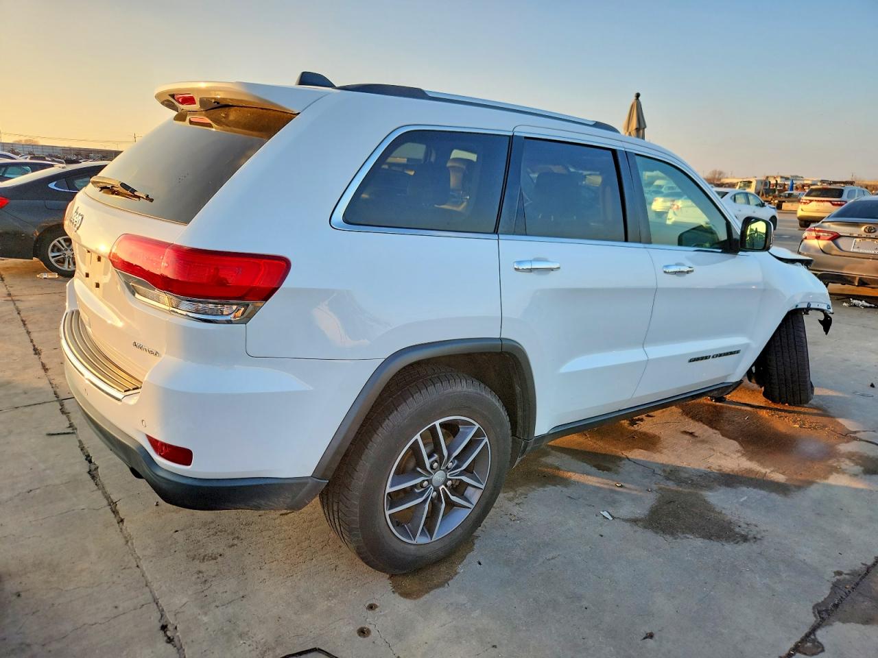 2018 JEEP GRAND CHEROKEE LIMITED photo 3