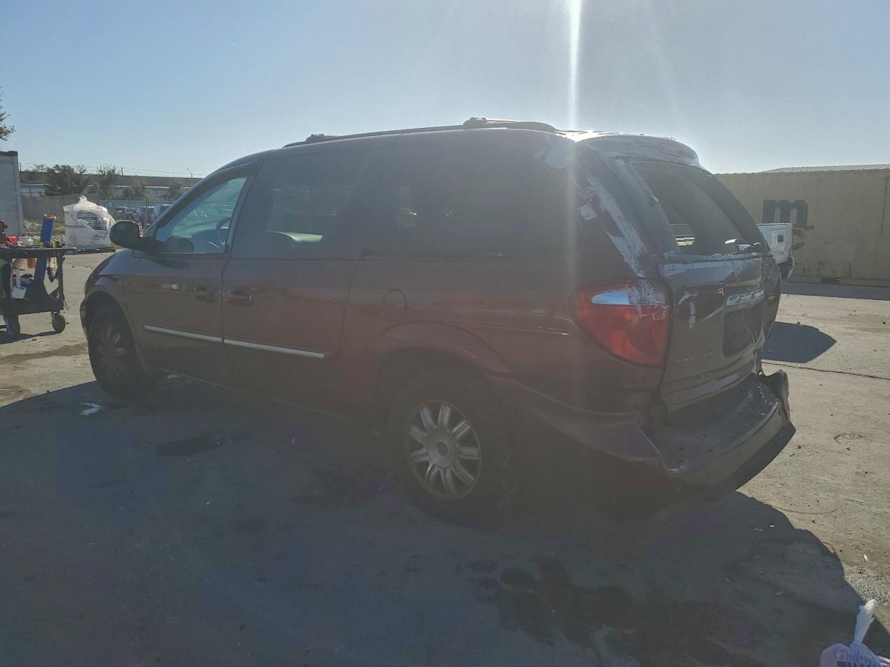 2007 CHRYSLER TOWN & COUNTRY TOURING photo 2
