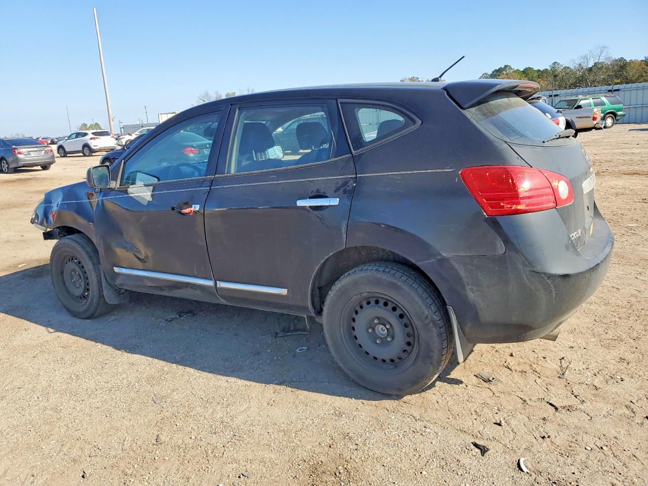 2013 NISSAN ROGUE S photo 3