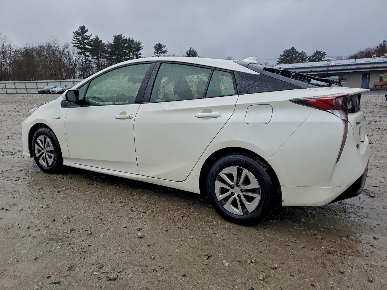 2016 TOYOTA PRIUS photo 3