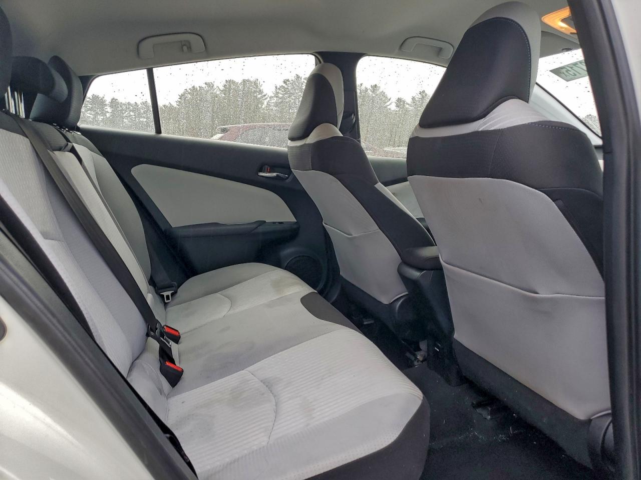 2016 TOYOTA PRIUS photo 19