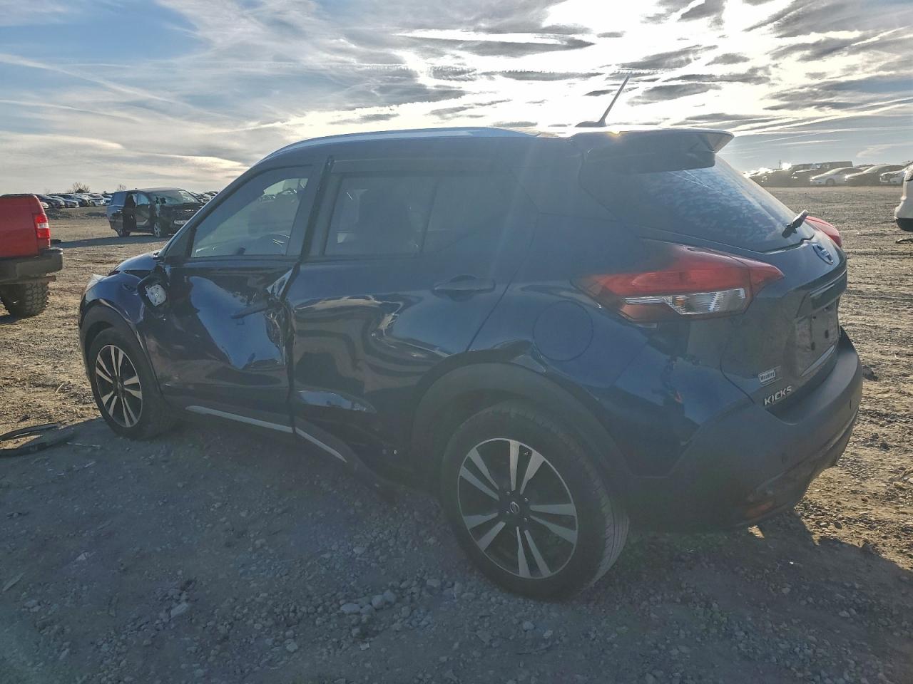 2019 NISSAN KICKS S photo 2