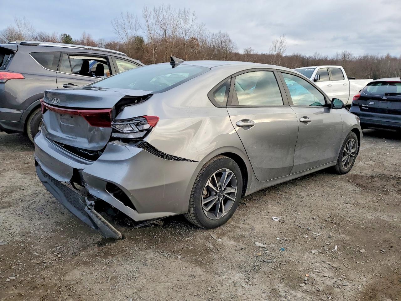 2024 KIA FORTE LXS photo 3
