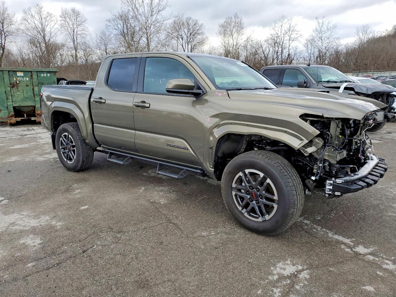 2025 TOYOTA TACOMA DOUBLE CAB photo 4