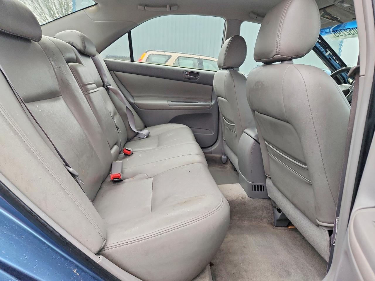 2004 TOYOTA CAMRY LE photo 10