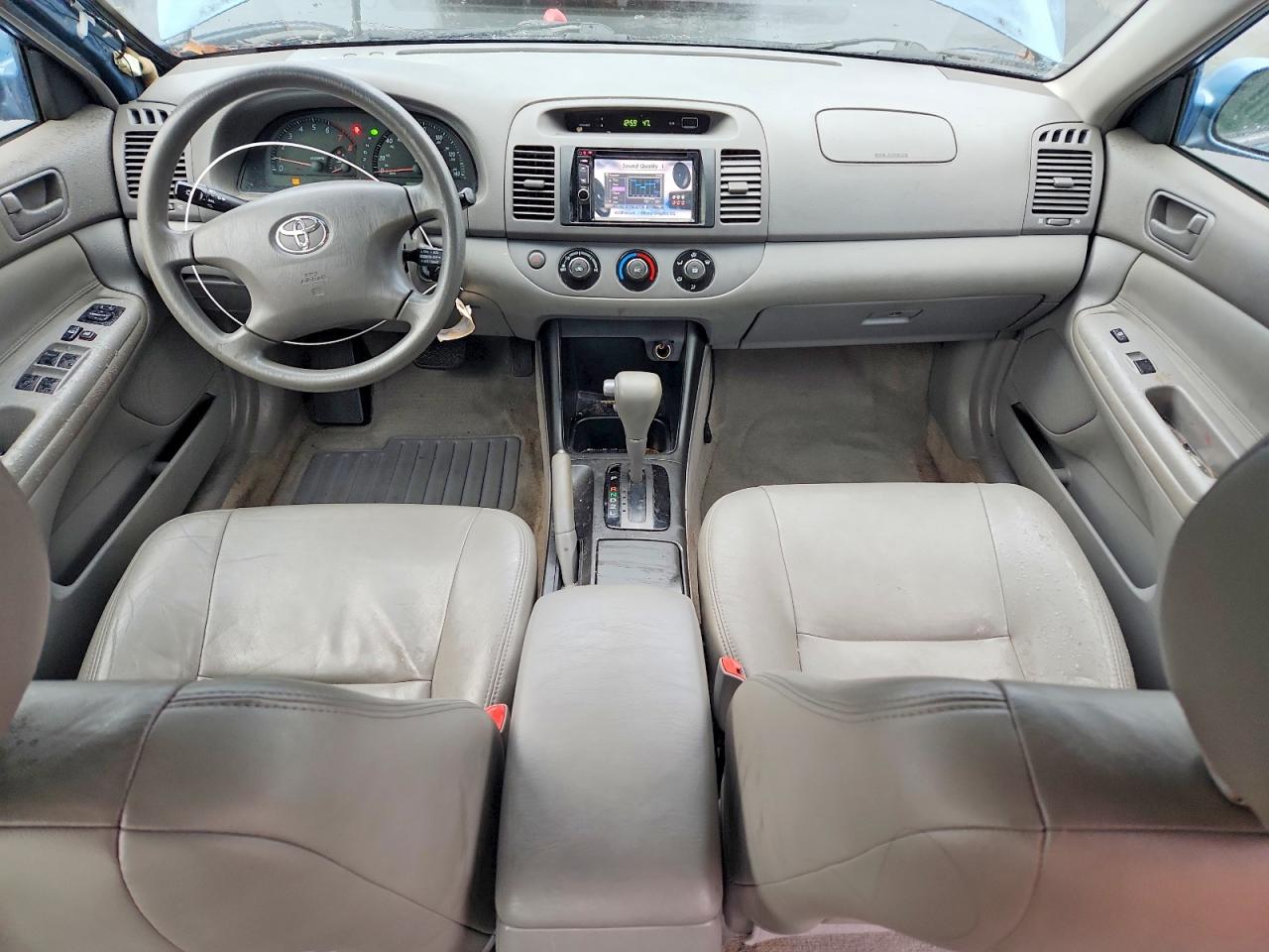 2004 TOYOTA CAMRY LE photo 8