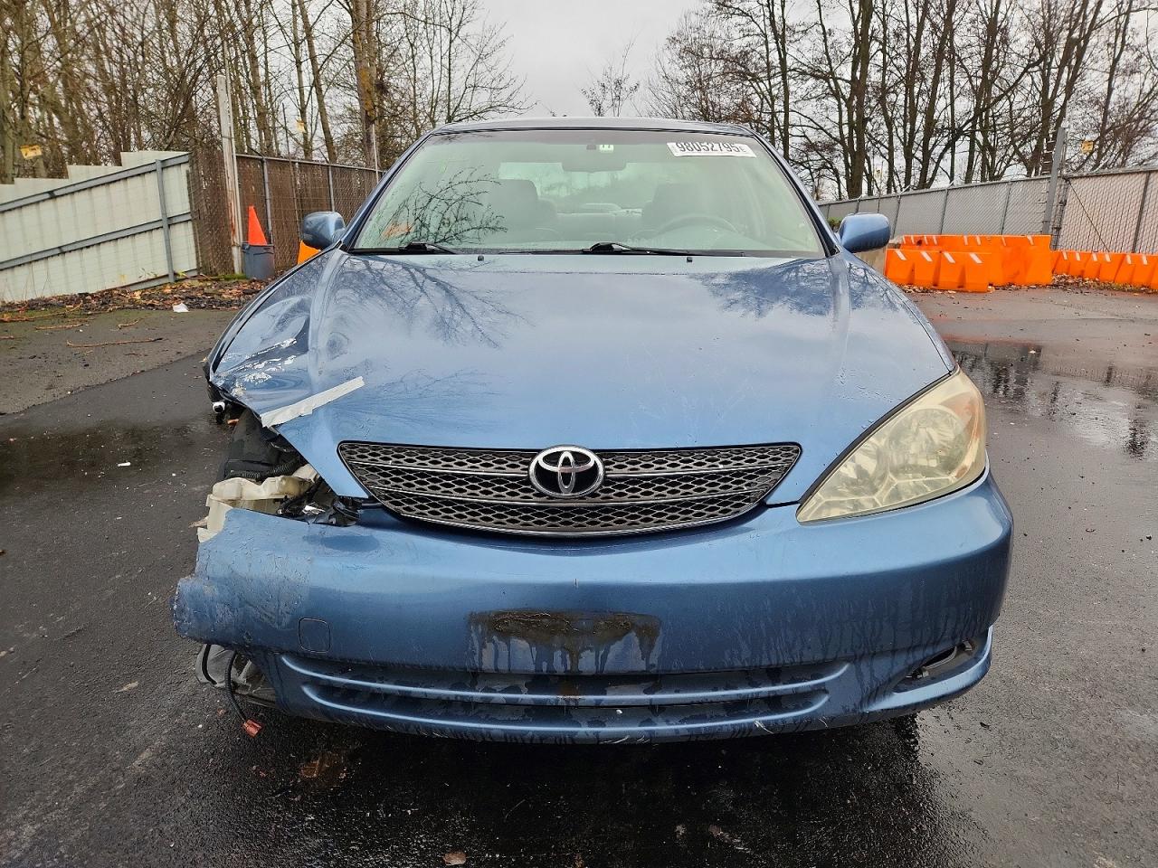 2004 TOYOTA CAMRY LE photo 5