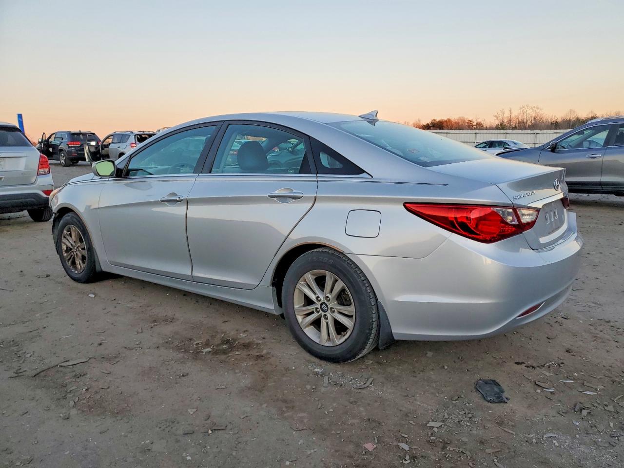 2013 HYUNDAI SONATA GLS photo 2