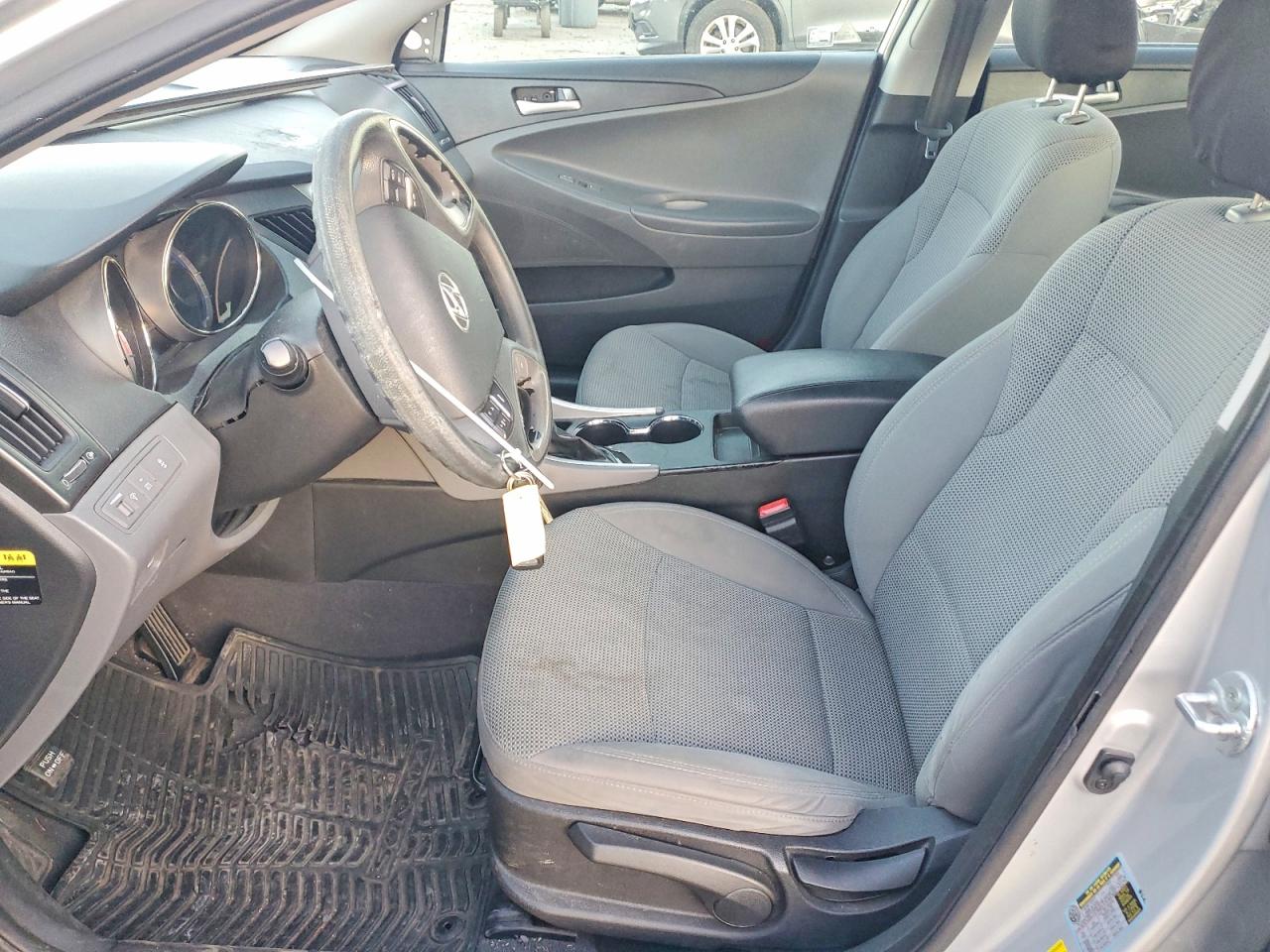 2013 HYUNDAI SONATA GLS photo 7