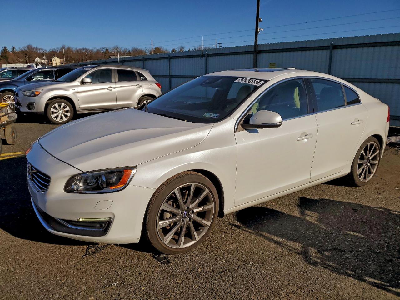 2015 VOLVO S60