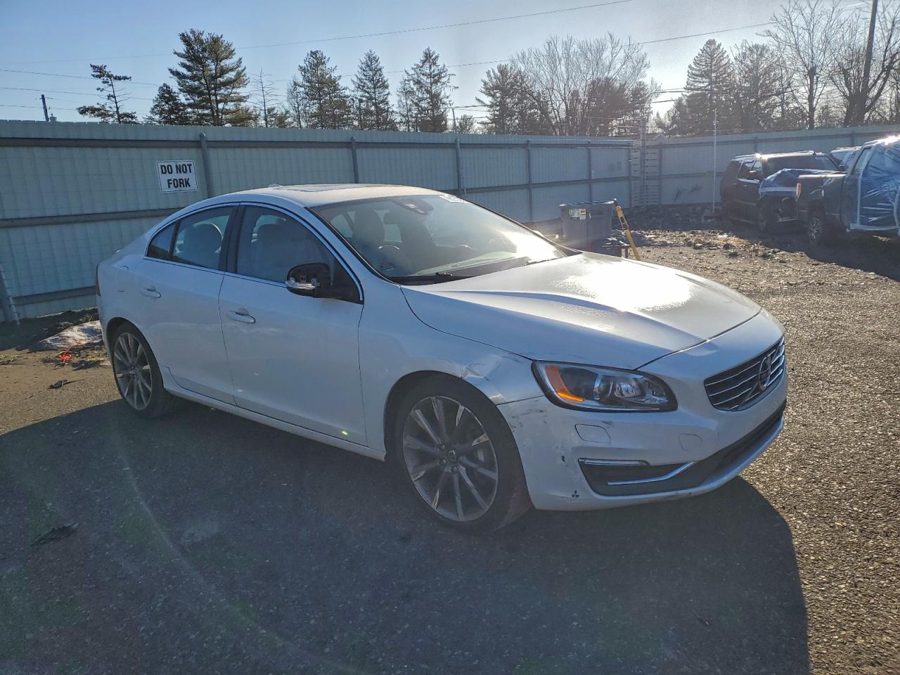 2015 VOLVO S60 PLATINUM photo 4