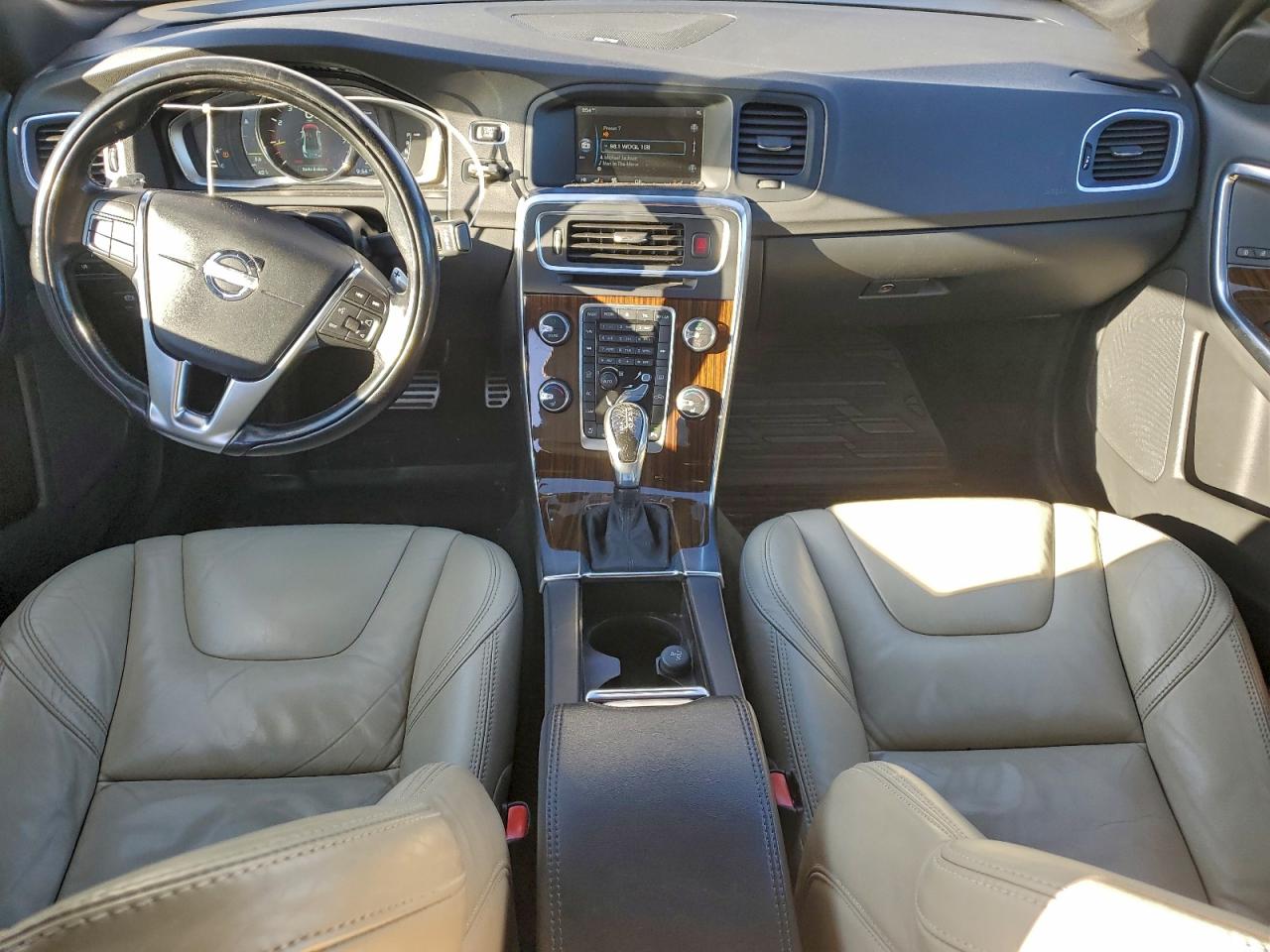 2015 VOLVO S60 PLATINUM photo 8