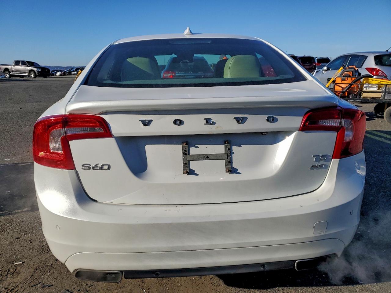 2015 VOLVO S60 PLATINUM photo 6
