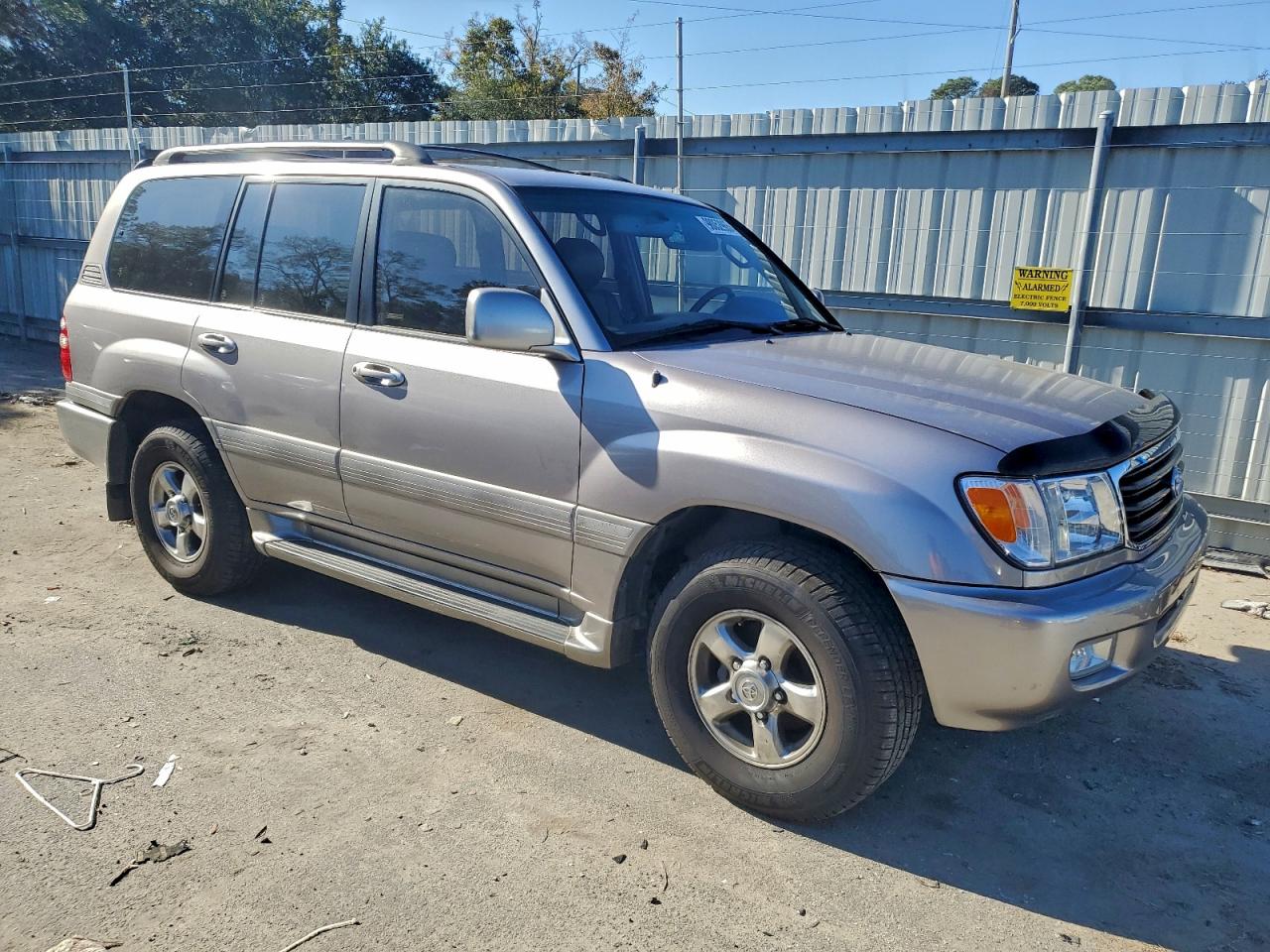 2001 TOYOTA LAND CRUISER photo 4