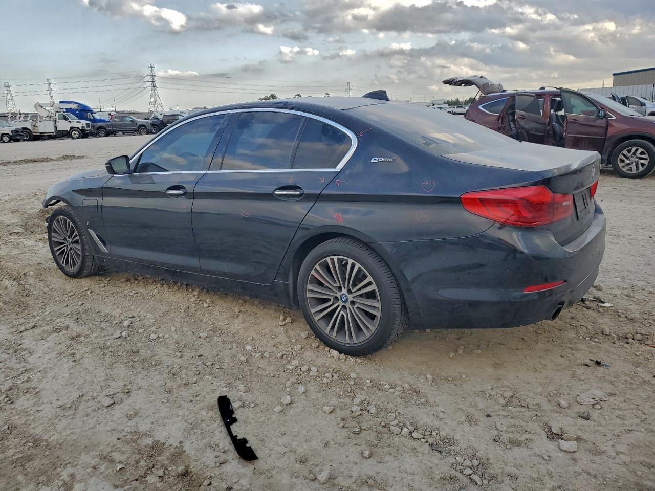 2018 BMW 530E photo 3