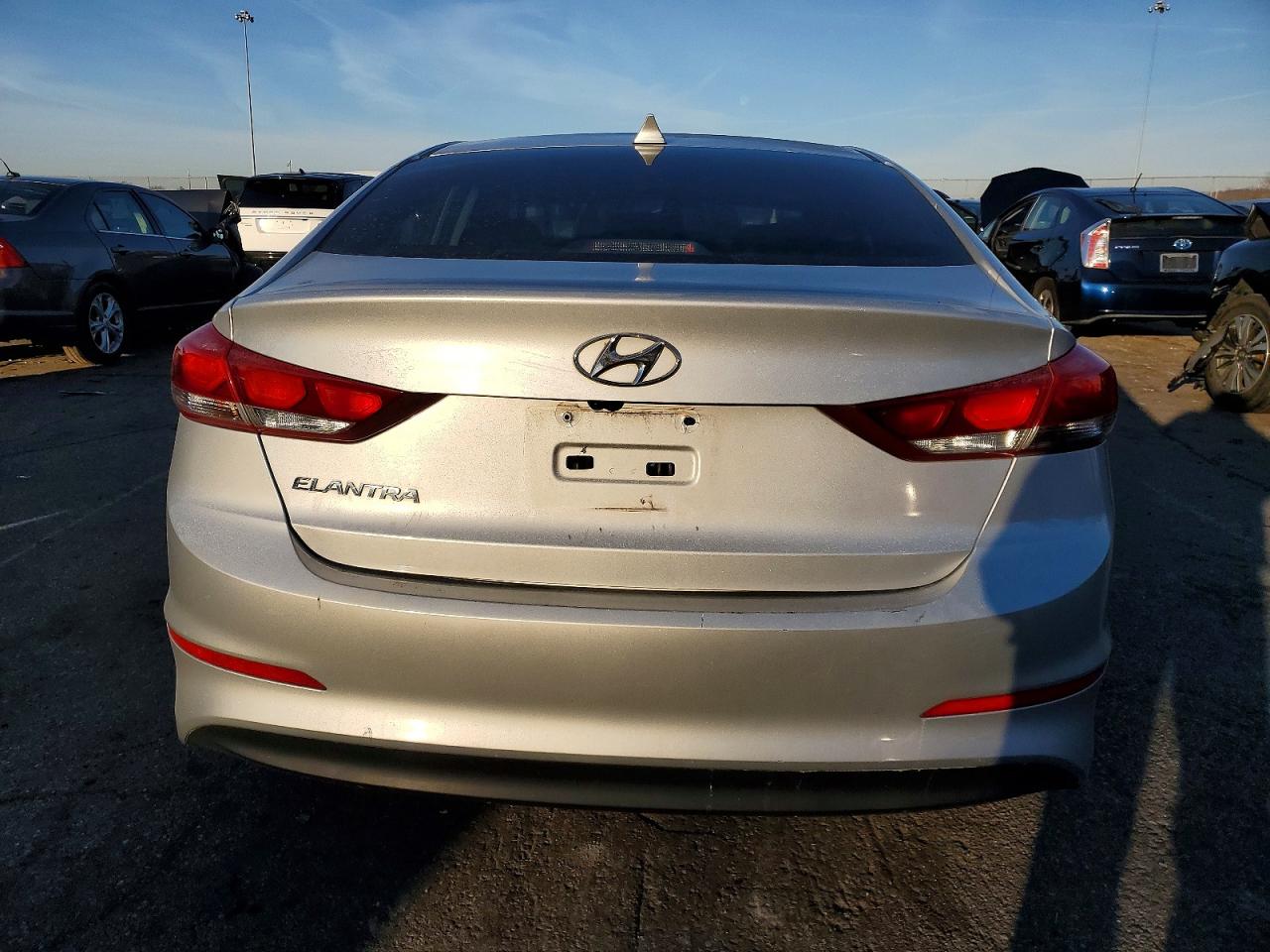 2018 HYUNDAI ELANTRA SEL photo 6