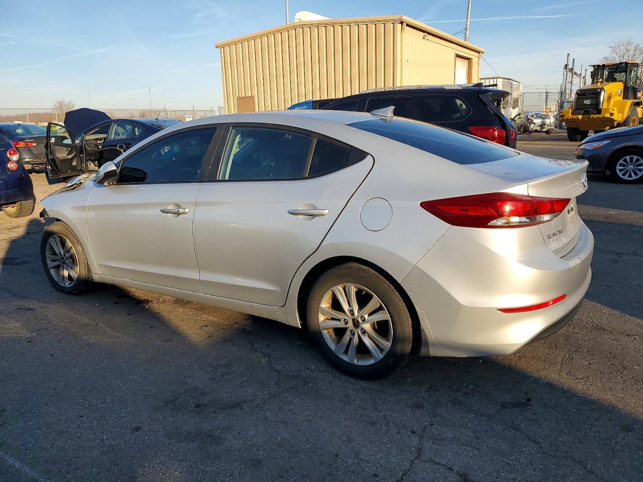 2018 HYUNDAI ELANTRA SEL photo 2
