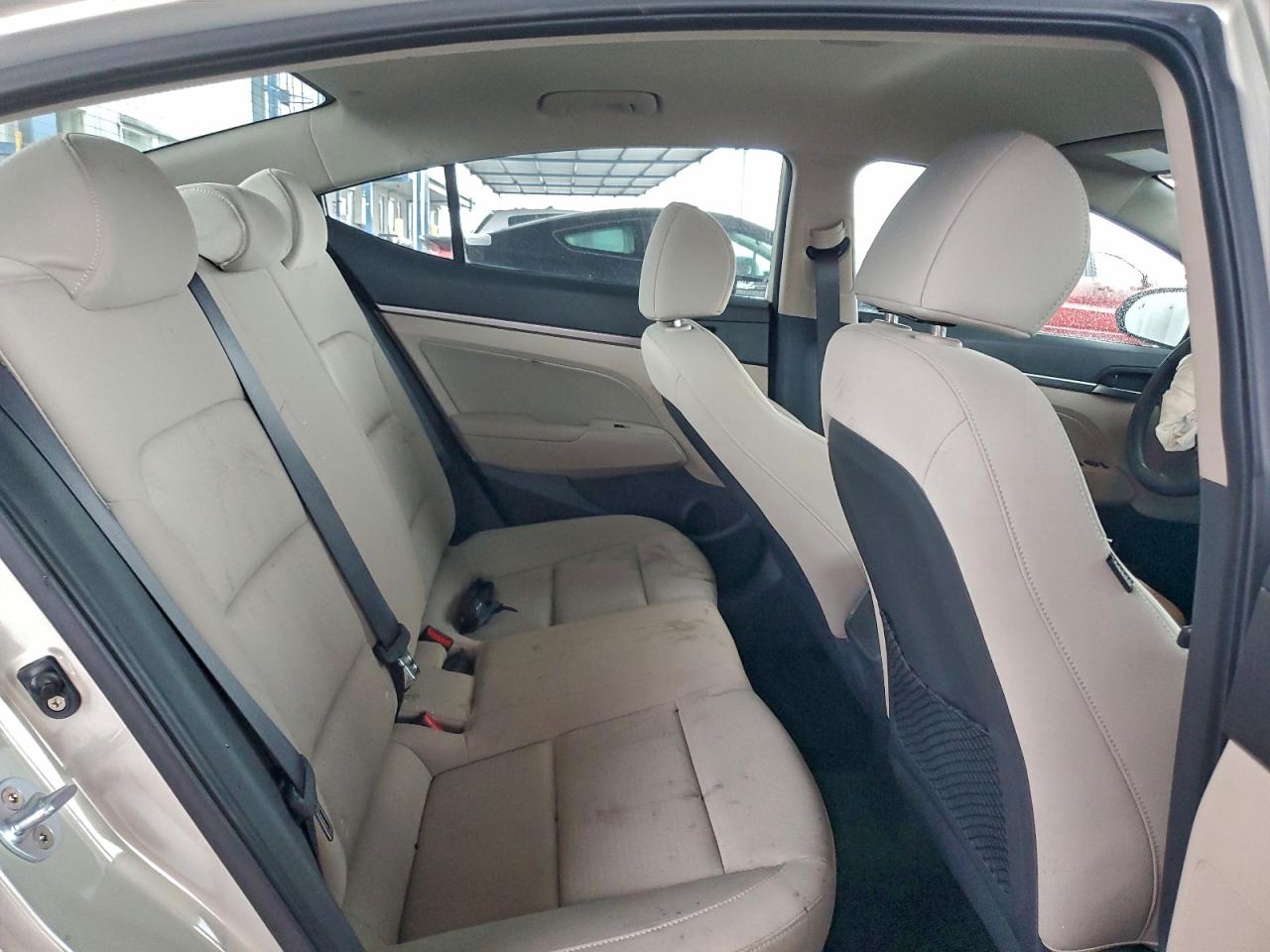 2017 HYUNDAI ELANTRA SE photo 10