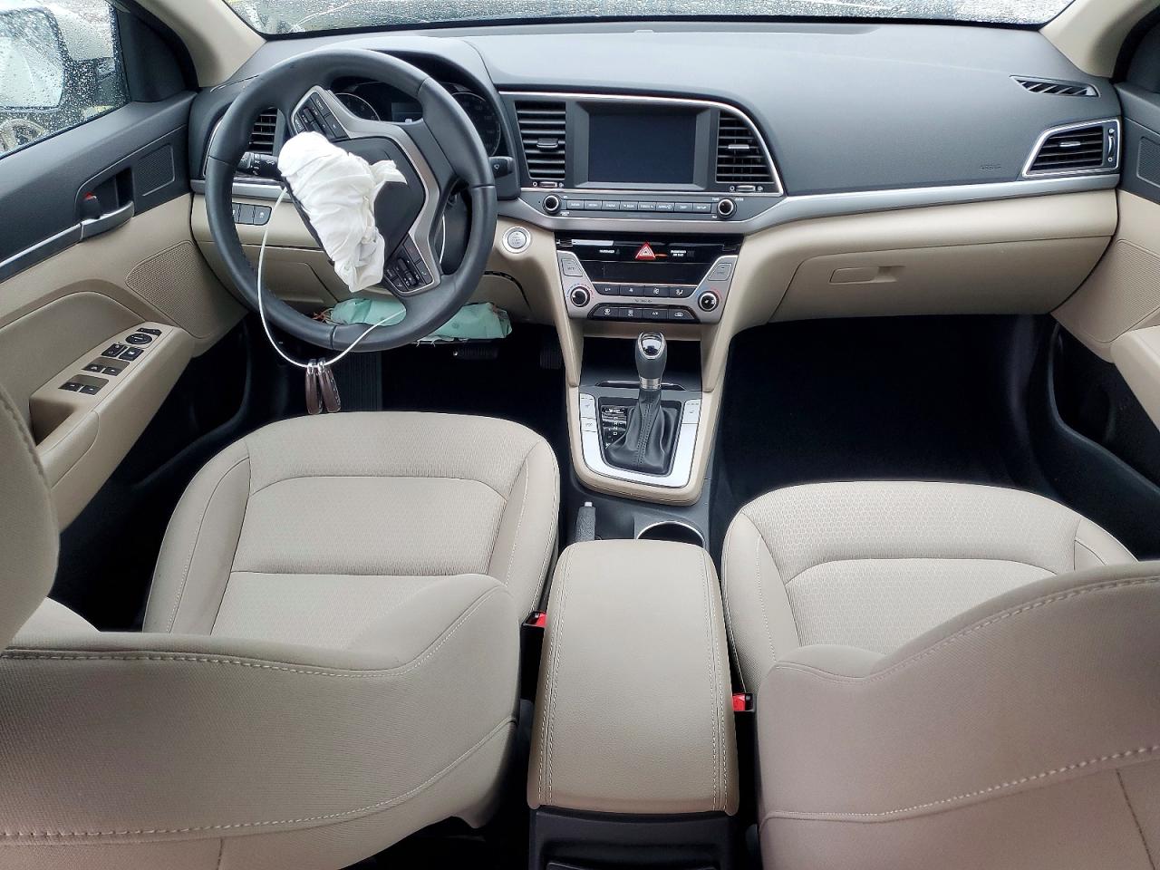 2017 HYUNDAI ELANTRA SE photo 8