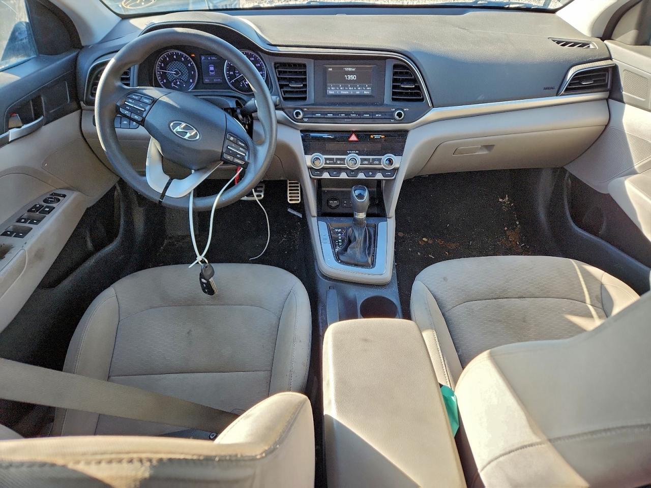 2020 HYUNDAI ELANTRA SE photo 8