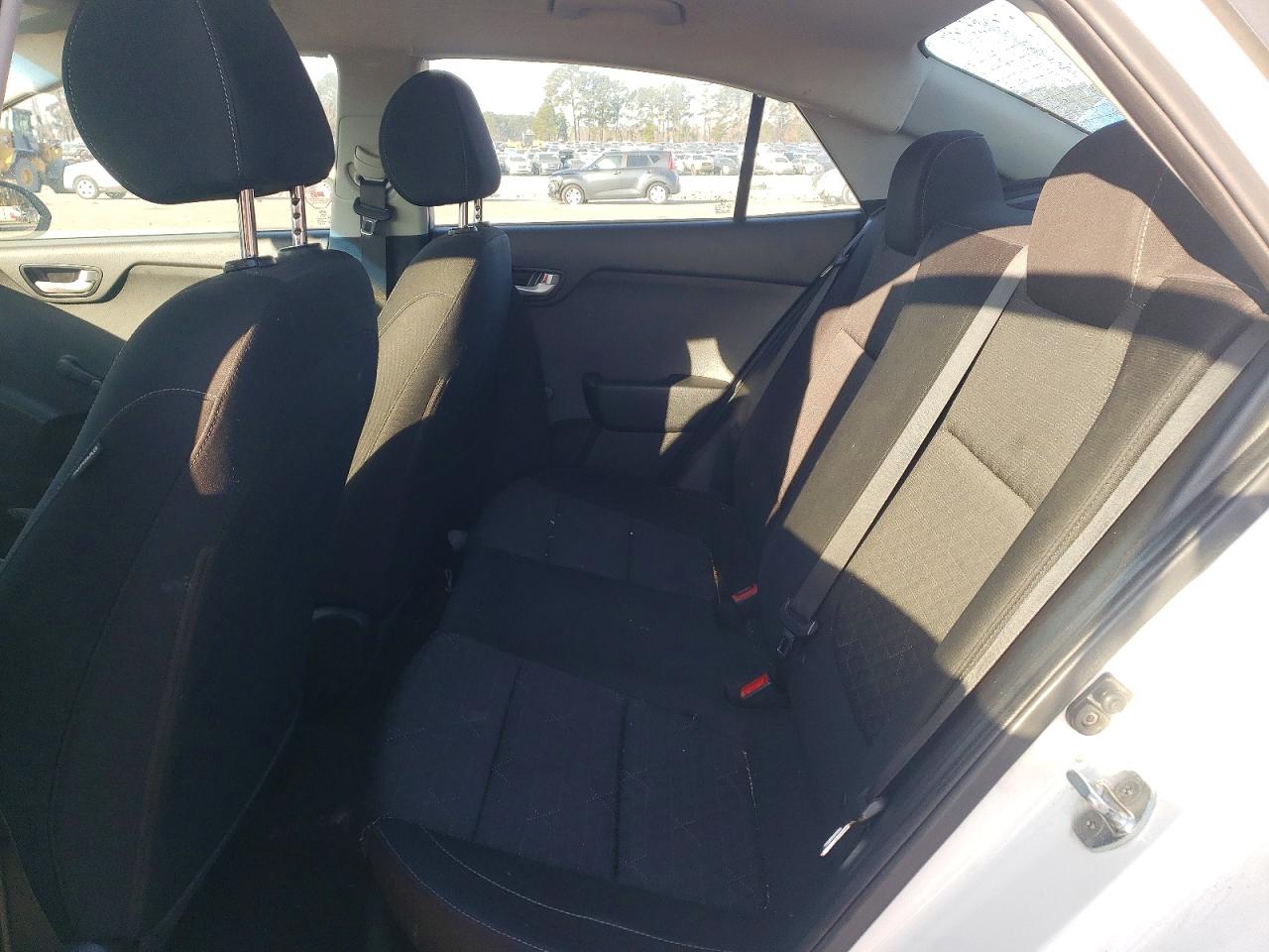 2018 KIA RIO LX photo 19